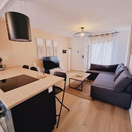 Duplex Neuf Centre Ville Avec Parking Neauphle-le-Château Eksteriør billede
